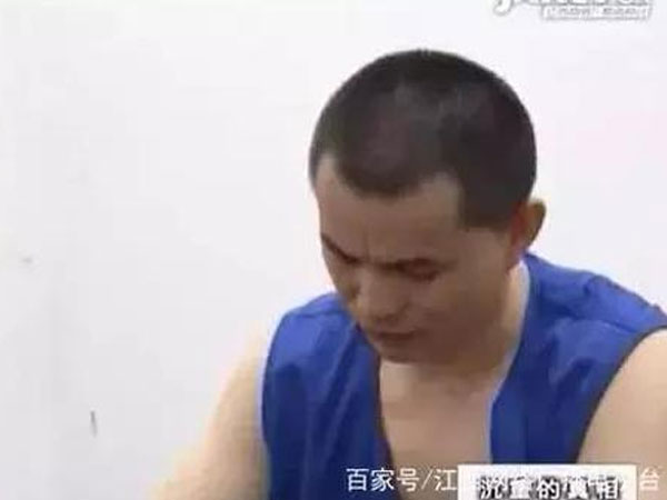 Bị anh rể ở chung nhà nhìn thấy đang mặc đồ ngủ, em vợ không ngờ gánh chịu tai họa