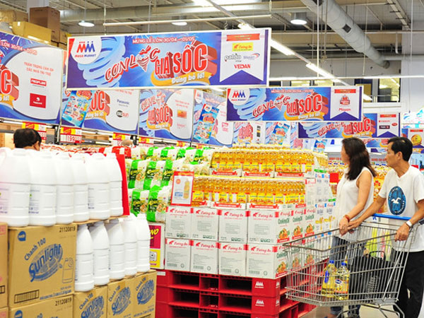 Các đại gia bán lẻ ngoại lặng lẽ báo lỗ trăm tỷ