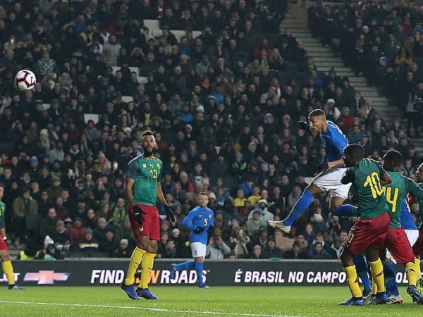 Richarlison tỏa sáng 'hộ' Neymar, Brazil nhọc nhằn đánh bại Cameroon