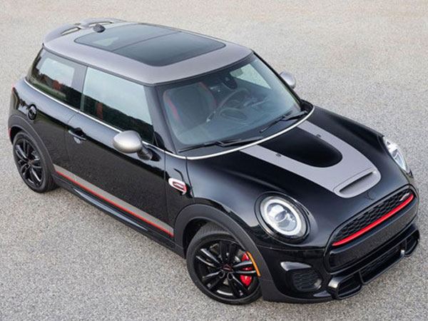 Xe Mini phiên bản John Cooper Works Knights sắp ra mắt