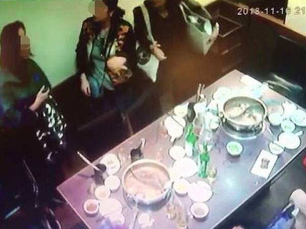 Ăn lẩu hết 7 triệu, cả đoàn khách Trung Quốc không ai chịu trả tiền