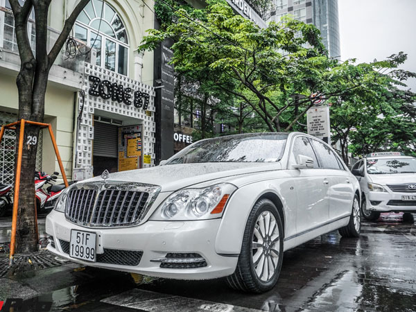 Hàng hiếm Maybach 62S biển số tứ quý 9 của dân chơi Sài Gòn