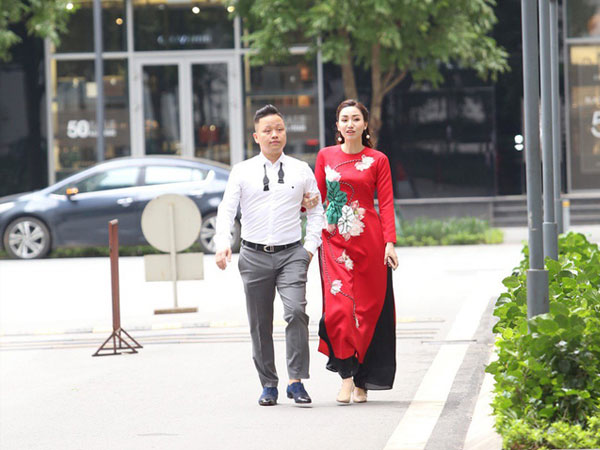 Hot: Những hình ảnh đầu tiên về đám hỏi bí mật của Á hậu Thanh Tú với chồng đại gia U40