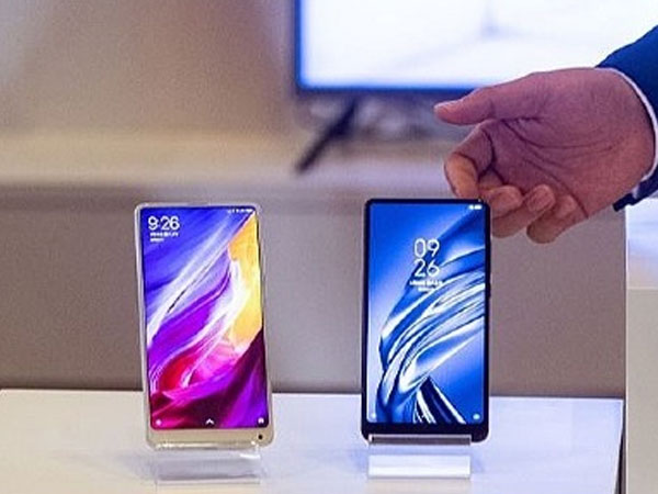 Nghèo mua iPhone, giàu mua điện thoại Xiaomi ở Trung Quốc
