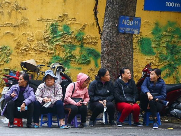 Vé 'chợ đen' trận Việt Nam – Campuchia cao chót vót, khán giả vẫn chờ 'giờ G'