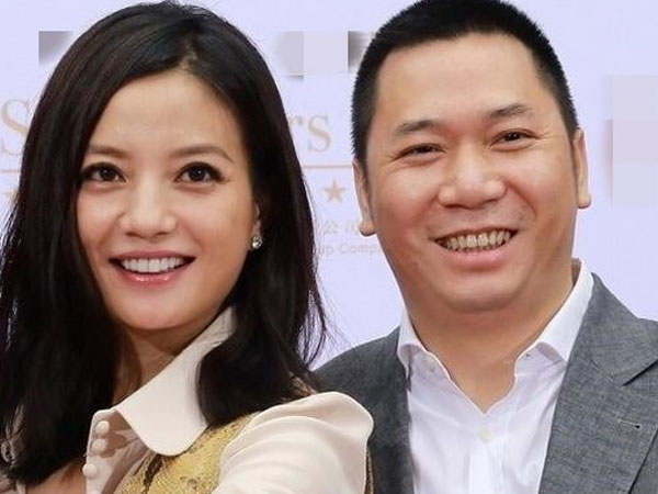 Vụ việc vợ chồng Triệu Vy gian lận cổ phiếu: 456 đơn vị khởi tố đòi bồi thường gần 200 tỷ