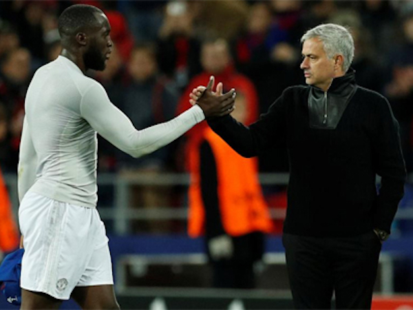Lukaku muốn cầu thủ Man Utd tiếp thu chỉ trích của Mourinho