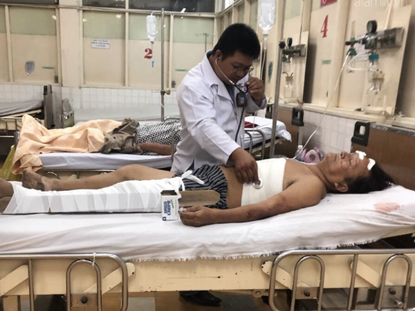 Người đàn ông bán hủ tiếu bị giàn giáo vùi lấp ở Sài Gòn: 'Chậm chút thôi là tôi đã nghẹt thở chết'