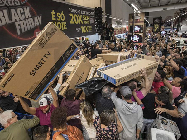 Người Việt ở Mỹ sợ cảnh mua sắm ngày Black Friday