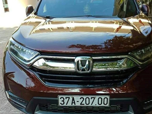 Trung tá công an bị người khác lắp biển số giả vào ô tô?