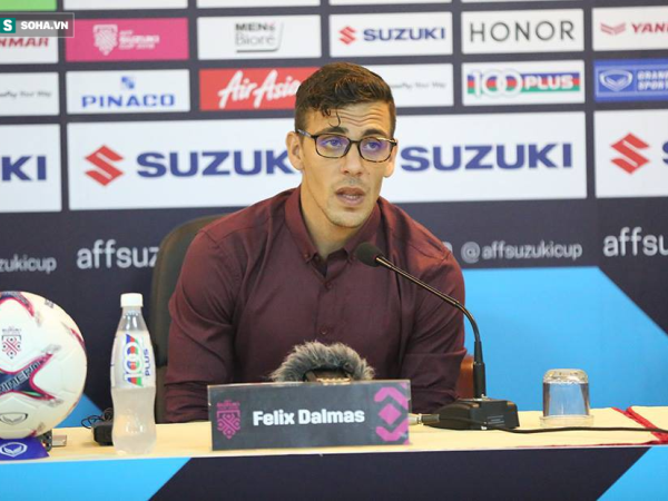 HLV Felix Dalmas giải thích lý do để 'Messi Campuchia' ngồi dự bị