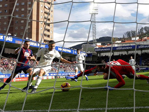 Real Madrid thảm bại trên sân của Eibar