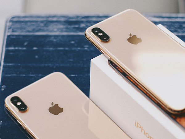 iPhone Xs Max được đổi mới kể cả khi rơi vỡ