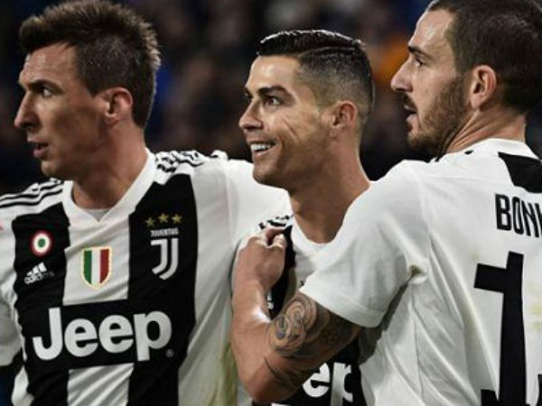 Ronaldo lập công, Juventus dẫn đội nhì bảng 9 điểm
