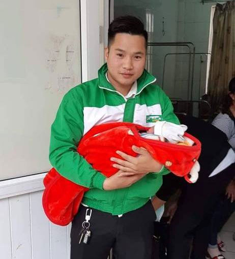 Sản phụ sinh con, tài xế taxi trở thành 'bà đỡ' ngay trên xe