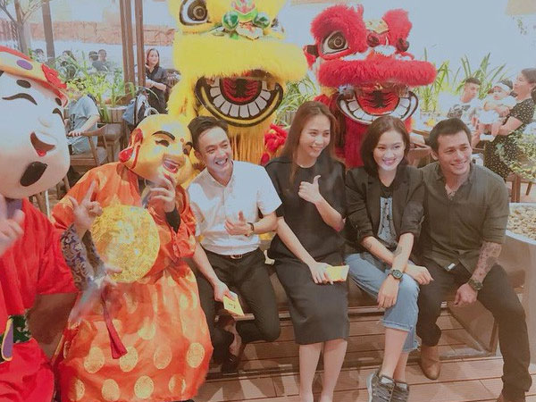 Cường Đô la thể hiện sự tế nhị trong tiệc sinh nhật bạn gái dù vừa tuyên bố cưới Đàm Thu Trang
