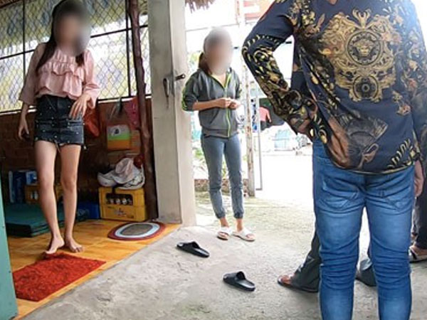 Giải cứu cô gái thoát khỏi 'động quỷ'