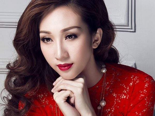 Lều Phương Anh nhắn nhủ người đàn ông thích mình: 'Em không dám trèo cao, bão thế này em trèo lên cao người ta bảo em dở hơi anh ạ'