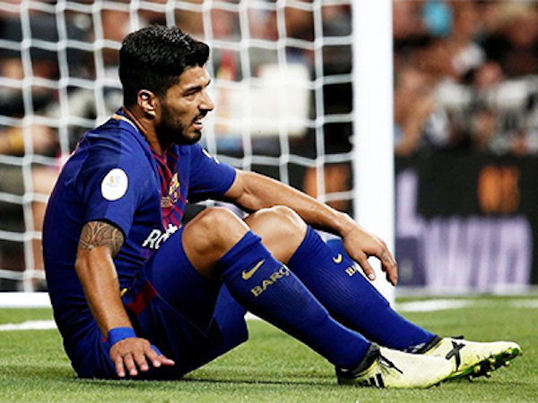 Barca mất Luis Suarez trong hai tuần