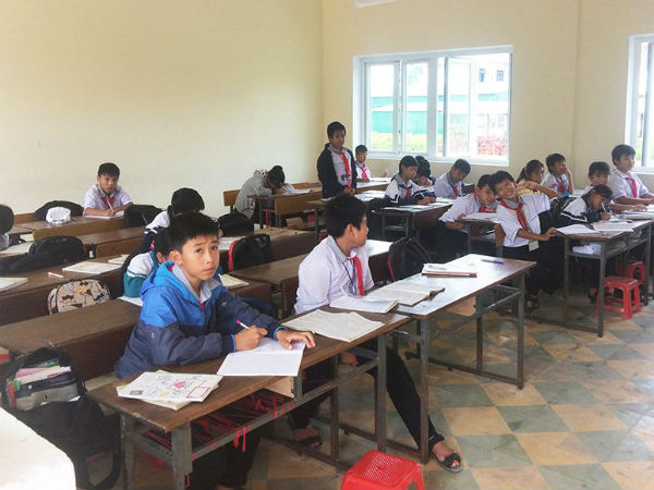 Cô giáo cho học sinh tát bạn vì lớp toàn “đội sổ” điểm thi đua?