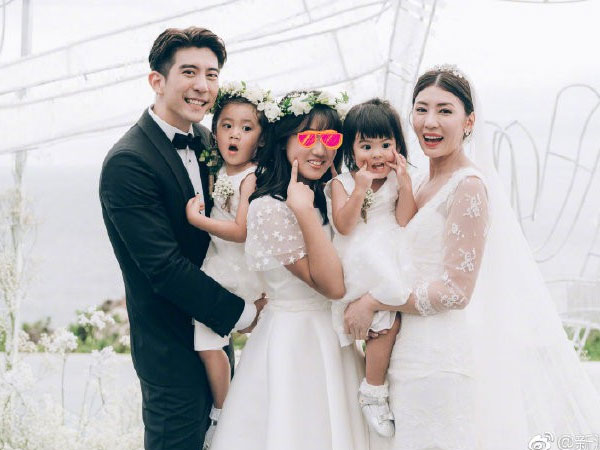 Giả Tịnh Văn: Nàng 'Triệu Mẫn' từ bỏ đại gia để nắm chặt tay chàng trai bình thường vào lễ đường hạnh phúc