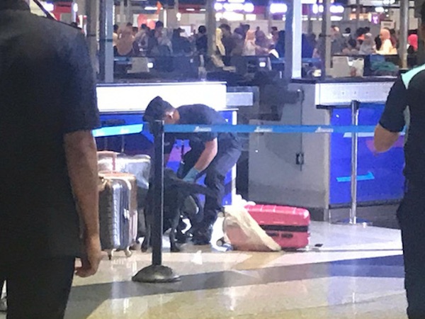 Malaysia không khởi tố, trục xuất 2 nữ khách Việt "dọa bom" tại sân bay về nước