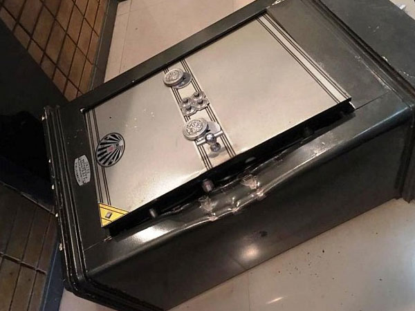 Nhà nữ đại gia bị trộm đột nhập phá 2 két sắt lấy gần 2 tỷ đồng