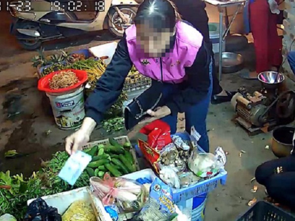 Rùng mình với trò lừa đảo tinh vi biến 500k thành 20k của khách mua rau