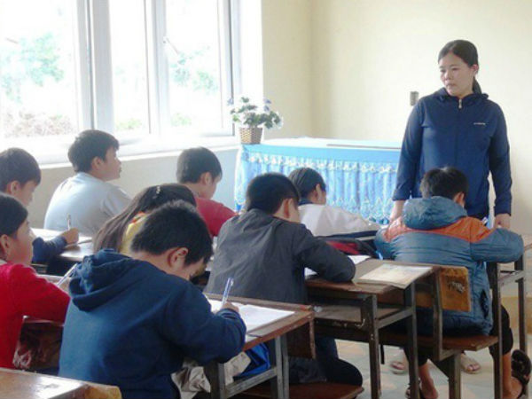 Cô giáo 'ép' cả lớp tát học sinh 231 cái đã nhập viện cấp cứu