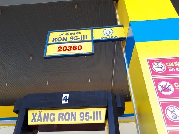 Giá xăng đáng lẽ phải giảm mạnh hơn nhưng bộ đã tính kiểu khác