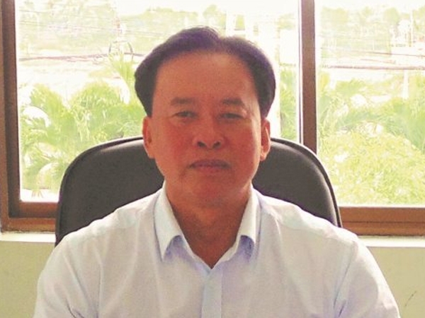 Khai lý lịch trình độ đại học, Chủ tịch huyện bị kỷ luật vì không có bằng