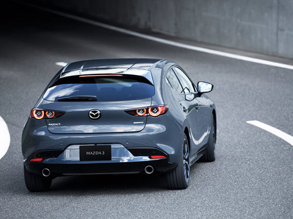Lộ hình ảnh chính thức đầu tiên Mazda3 2019