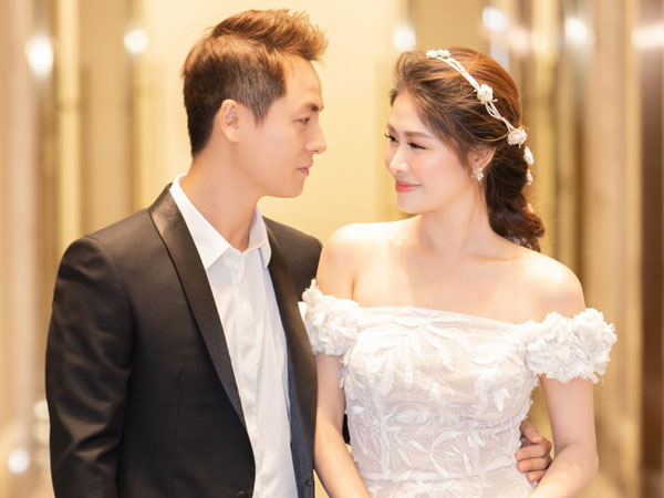 Nhiều năm gắn bó, Đăng Khôi vẫn được bà xã gửi lời chúc mừng sinh nhật lãng mạn như ngôn tình