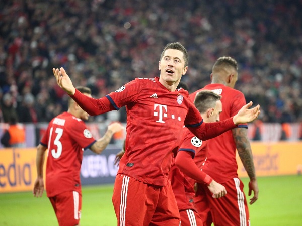 Robben và Lewandowski cùng lập cú đúp, Bayern Munich đè bẹp Benfica