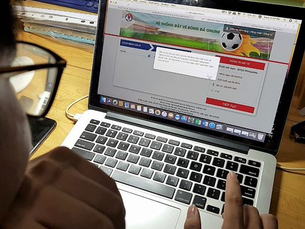 'VFF bán vé online còn mập mờ hơn bán trực tiếp'