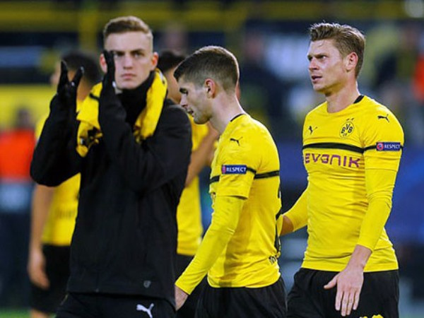 Hòa nhạt Club Brugge, Dortmund mất ngôi đầu bảng
