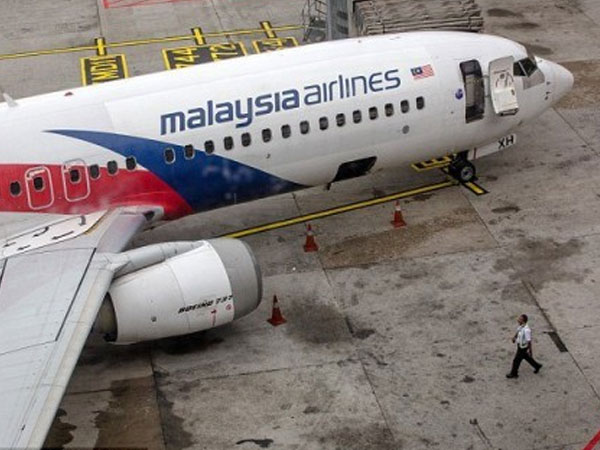 Thân nhân hành khách MH370 công bố tìm thấy mảnh vỡ của máy bay