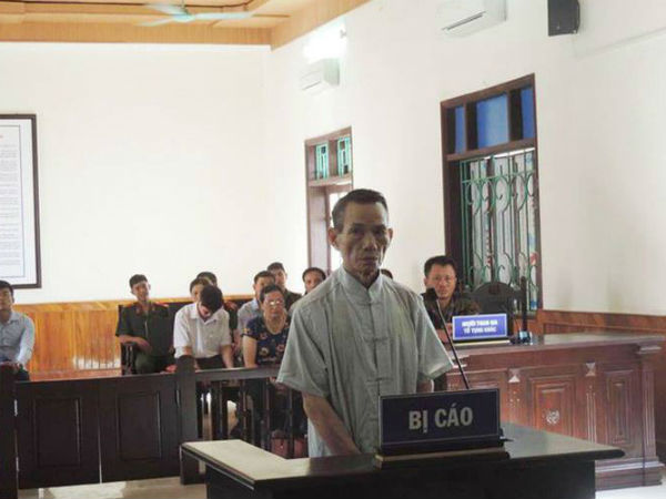 'Yêu râu xanh' 73 tuổi lấy lý do lãng tai để bỏ qua chứng cứ buộc tội, bị tuyên án 12 năm