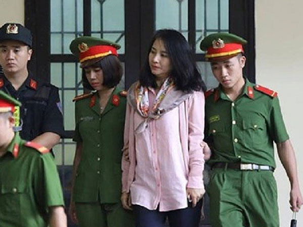 'Bóng hồng' quyền lực vụ đánh bạc ngàn tỉ được tự do tại tòa