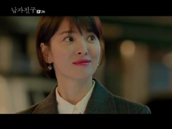 Encounter tập 2: CEO quyền lực Song Hye Kyo bất chấp hình tượng 'mò' đến nhà trai trẻ Park Bo Gum