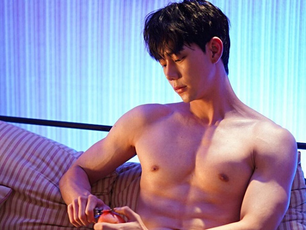 Nam chính trong MV 16+ của Chi Pu bất ngờ nhận giải thưởng Châu Á
