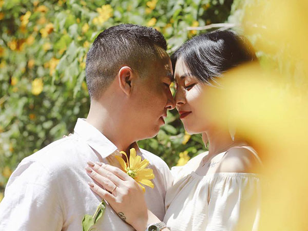 Sau bao ngày 'làm lơ' dù chồng 'thả thính' tích cực, cuối cùng MC Hoàng Linh cũng đã động thái đáp lại