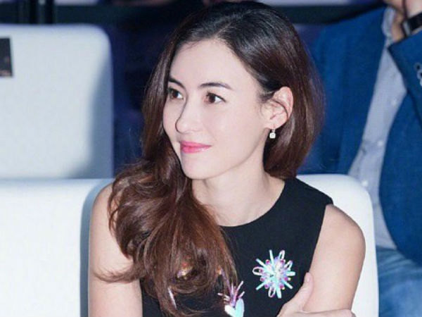Trương Bá Chi xuất viện sau khi sinh con trai thứ ba