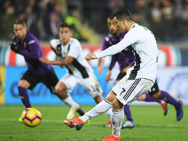 Ronaldo ghi bàn trận thứ ba liên tiếp ở Serie A