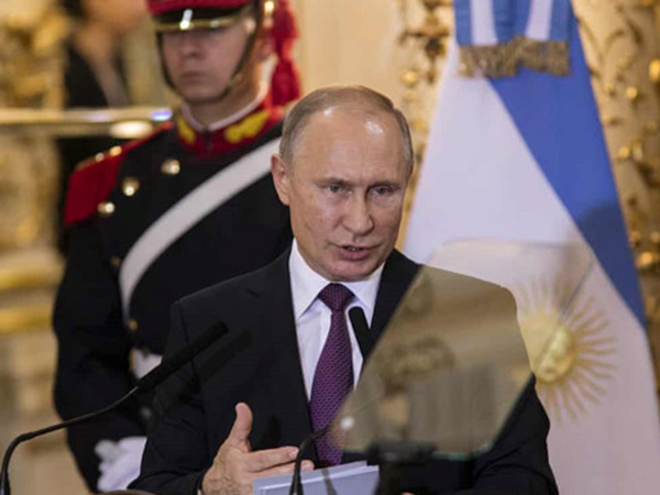 TT Putin từ chối trả tàu và thủy thủ Ukraine bị bắt