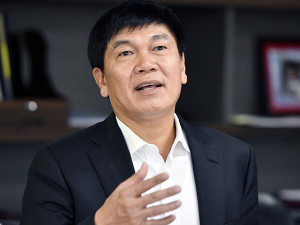 Ông Trần Đình Long bật khỏi danh sách tỷ phú Forbes