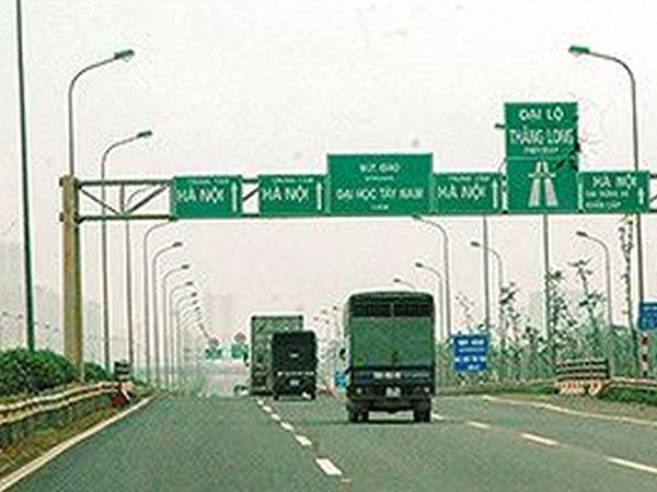 Bùng phát đi lùi, ngược chiều trên cao tốc