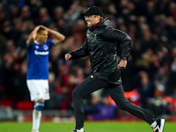 Jurgen Klopp nguy cơ bị cấm chỉ đạo trận gặp Man Utd