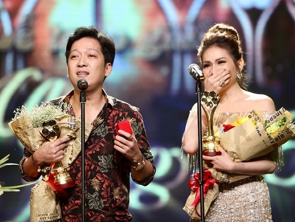 Chiếm sóng để cầu hôn Nhã Phương trên sóng truyền hình, Trường Giang bị loại khỏi Mai Vàng 2018