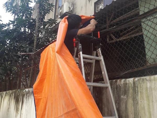 Được sếp tự tay làm mái che chỗ để xe cho, nhân viên lên mạng hớn hở khoe nhưng bất ngờ nhất vẫn là phản ứng của cộng đồng mạng...